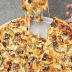 pepper - mushroom pizza